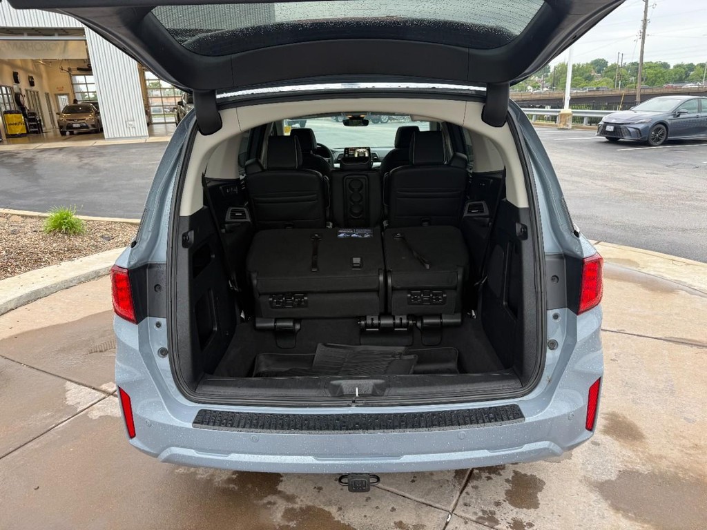Honda Odyssey Vehicle Full-screen Gallery Image 06