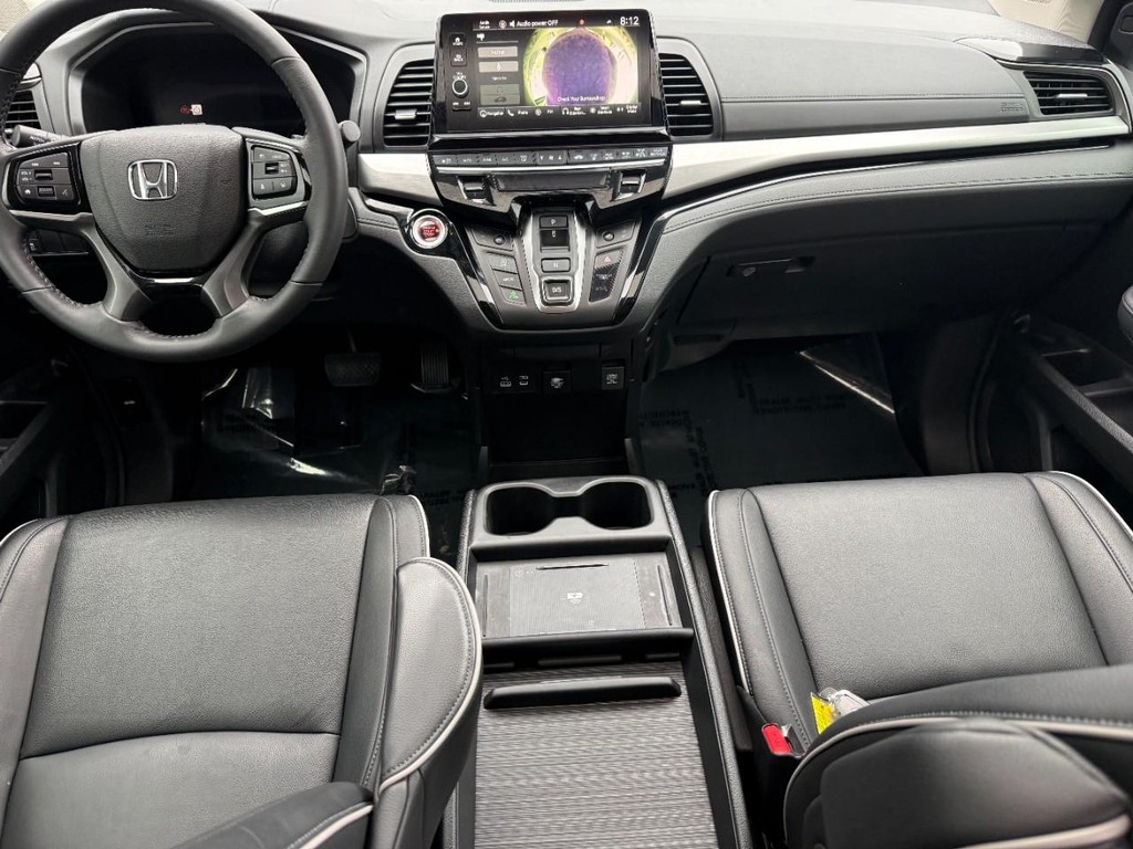 Honda Odyssey Vehicle Full-screen Gallery Image 11
