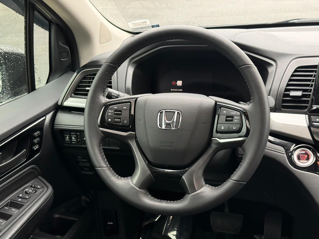 Honda Odyssey Vehicle Full-screen Gallery Image 12