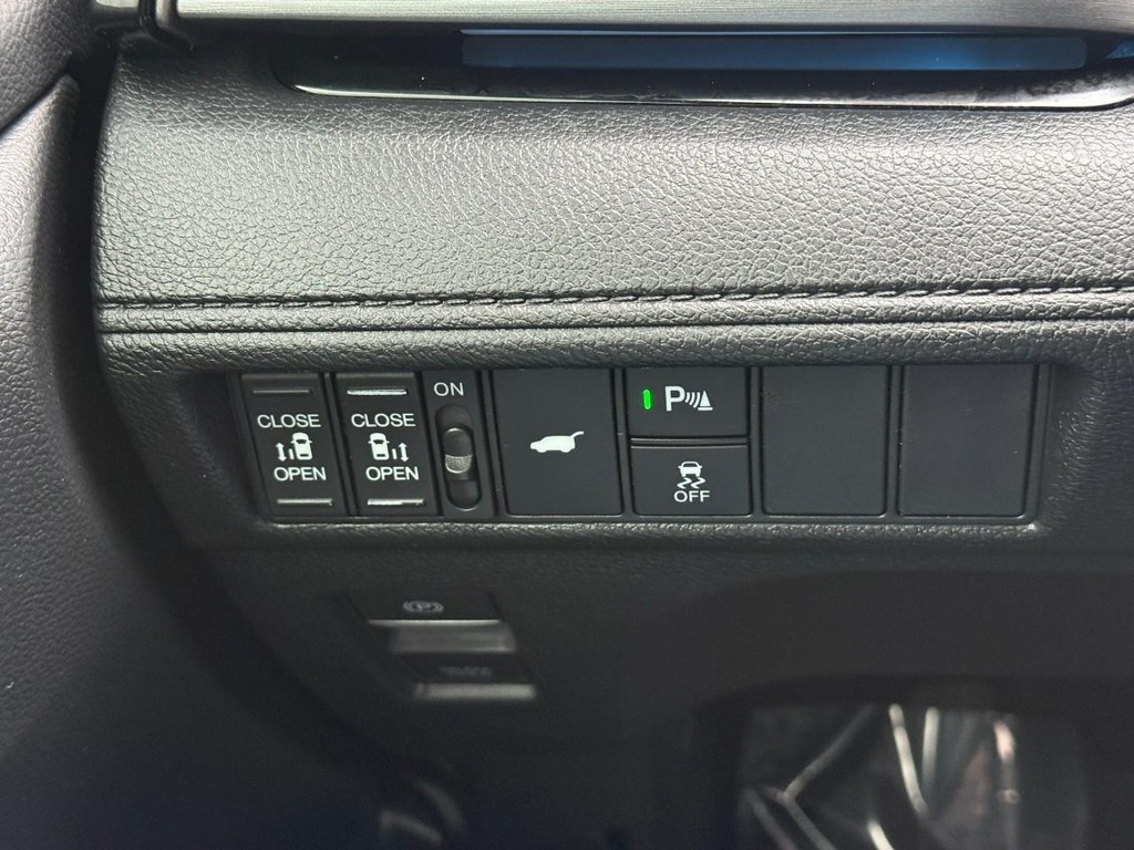 Honda Odyssey Vehicle Full-screen Gallery Image 24