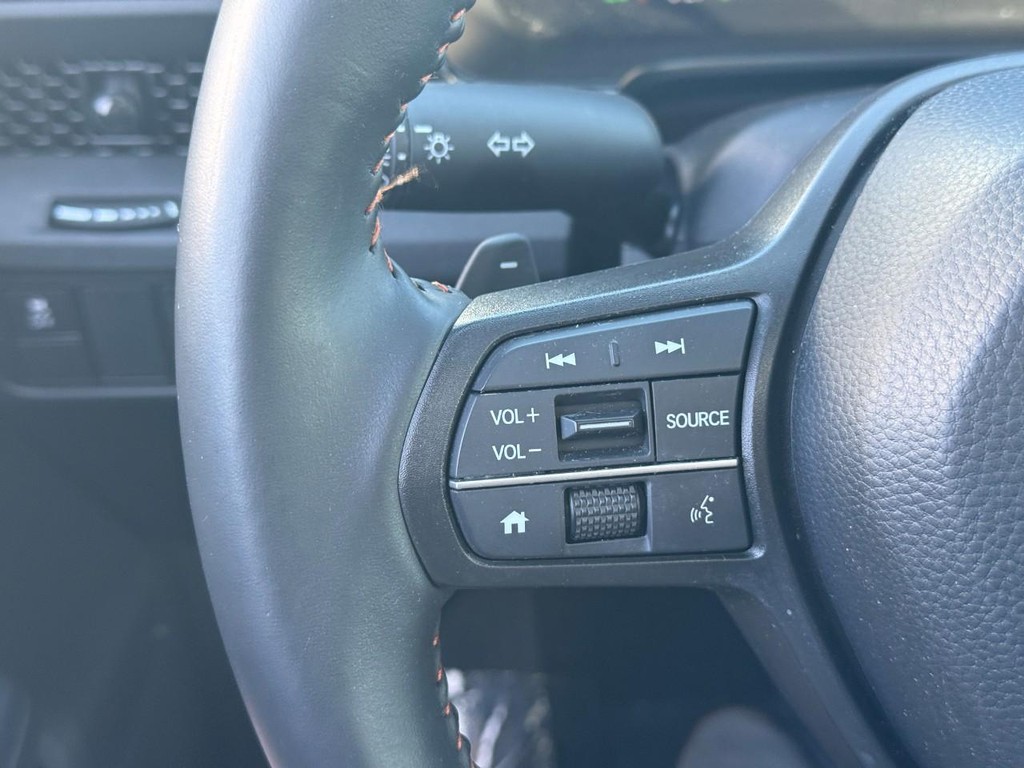 Honda CR-V Hybrid Vehicle Full-screen Gallery Image 19