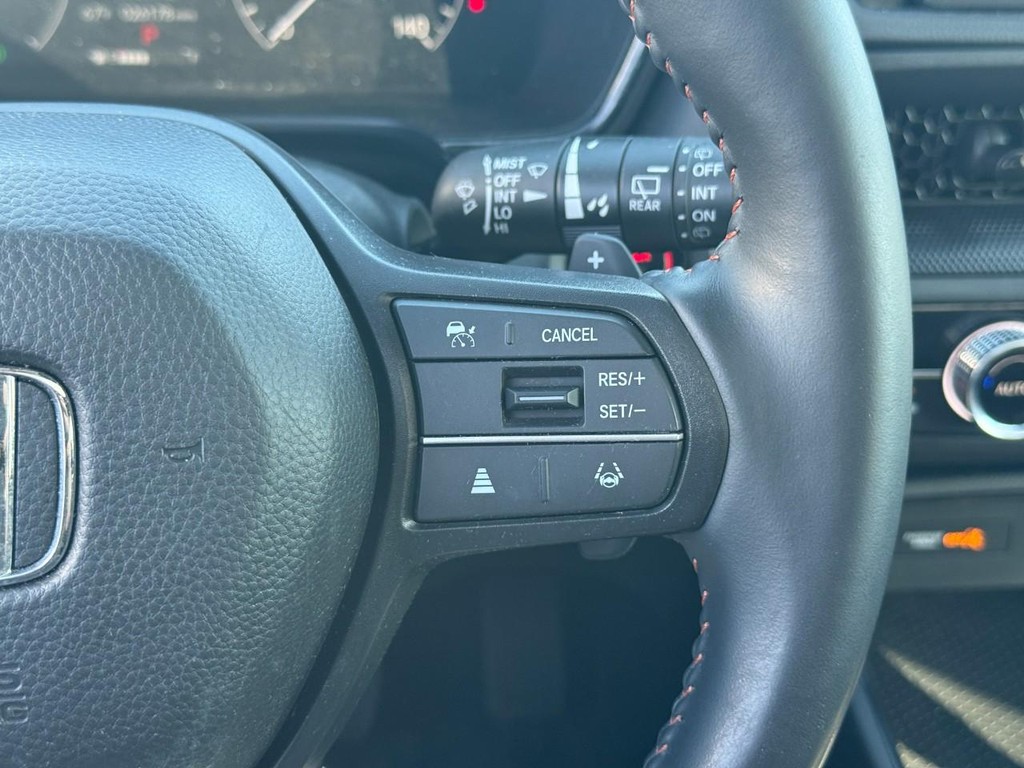 Honda CR-V Hybrid Vehicle Full-screen Gallery Image 20