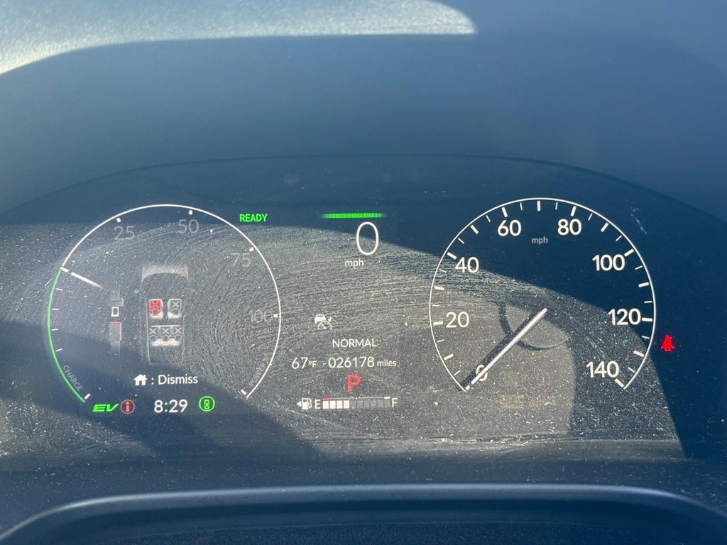 Honda CR-V Hybrid Vehicle Full-screen Gallery Image 21