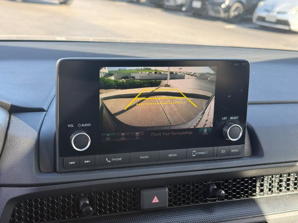 Honda CR-V Hybrid Vehicle Full-screen Gallery Image 24