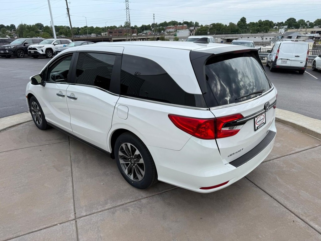 Honda Odyssey Vehicle Full-screen Gallery Image 07