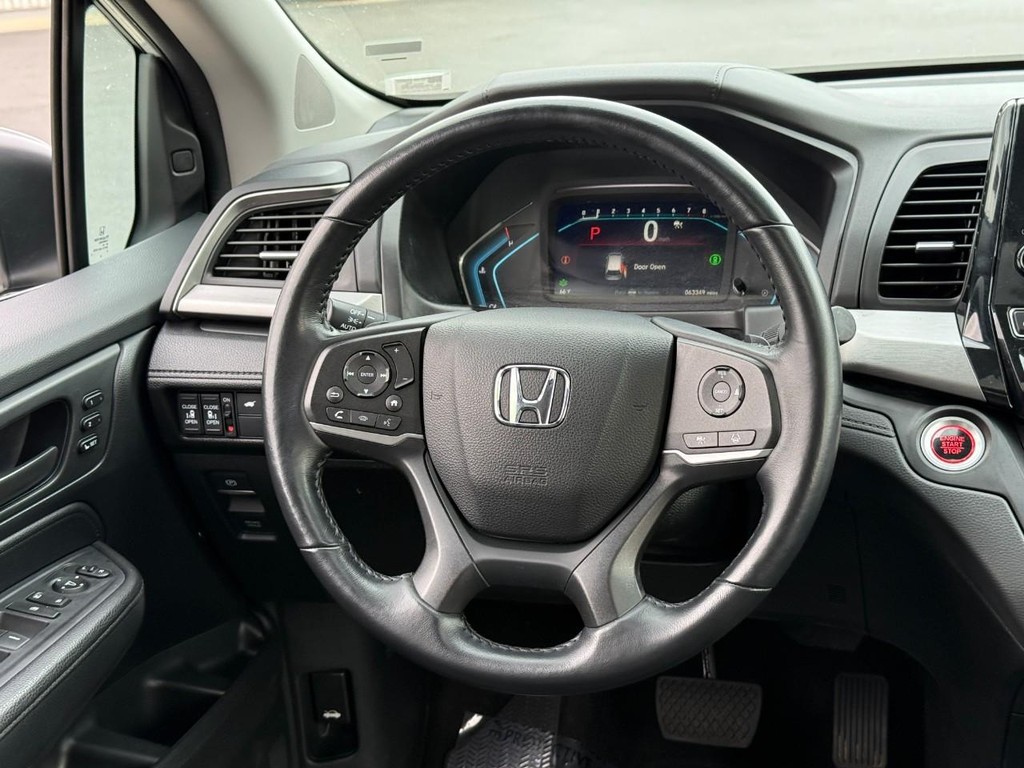Honda Odyssey Vehicle Full-screen Gallery Image 12