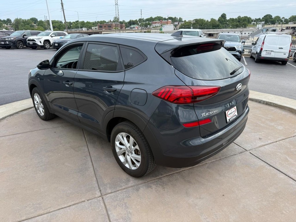 Hyundai Tucson Vehicle Full-screen Gallery Image 07