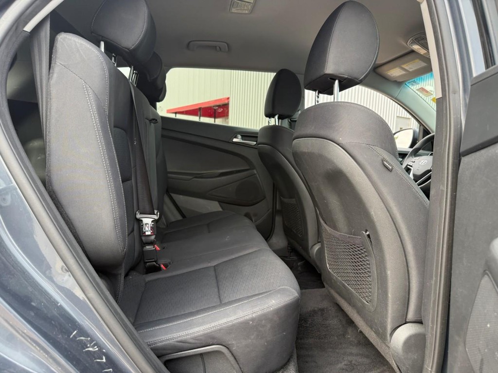 Hyundai Tucson Vehicle Full-screen Gallery Image 10