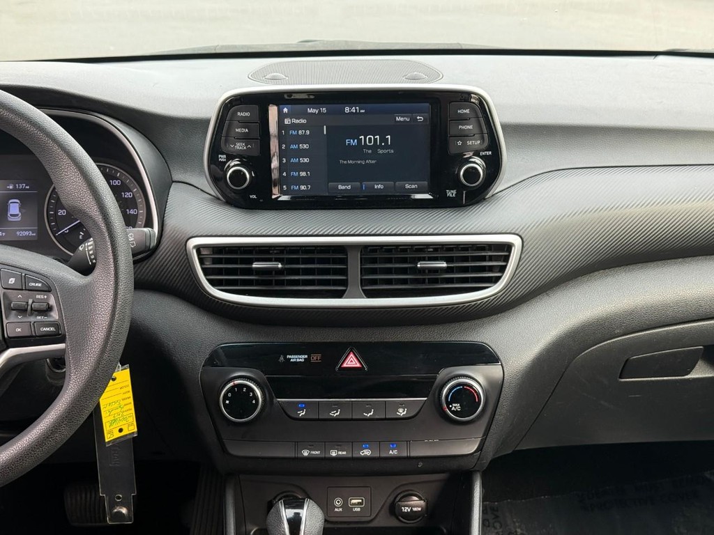 Hyundai Tucson Vehicle Full-screen Gallery Image 13