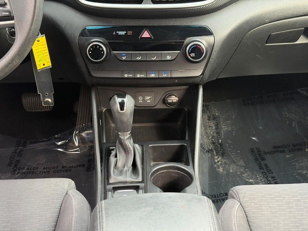 Hyundai Tucson Vehicle Full-screen Gallery Image 15