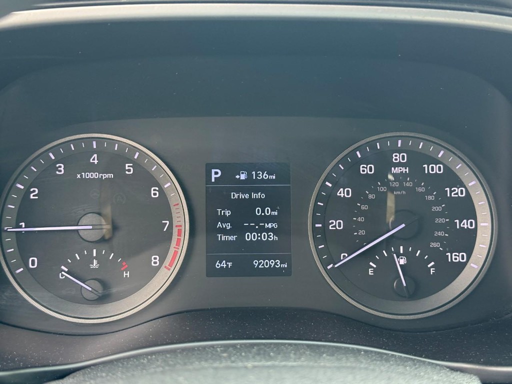 Hyundai Tucson Vehicle Full-screen Gallery Image 22