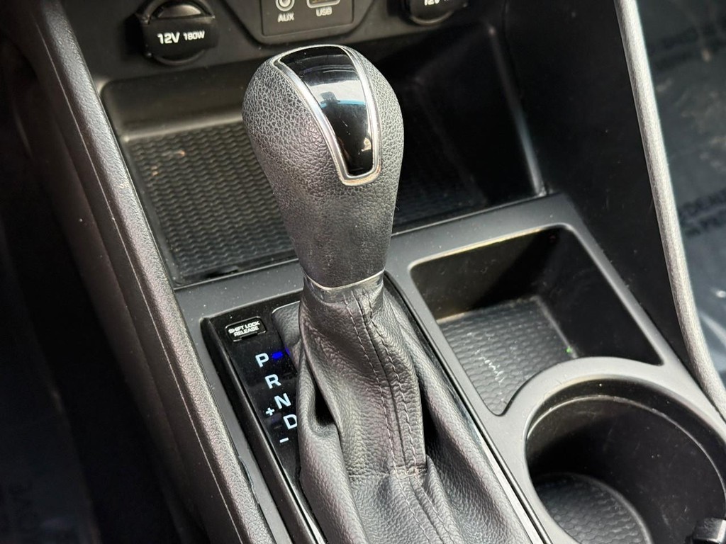 Hyundai Tucson Vehicle Full-screen Gallery Image 23