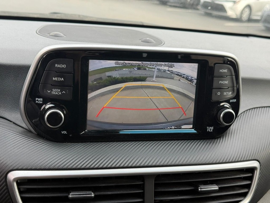 Hyundai Tucson Vehicle Full-screen Gallery Image 24