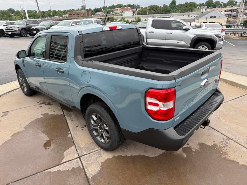 Ford Maverick Vehicle Full-screen Gallery Image 06