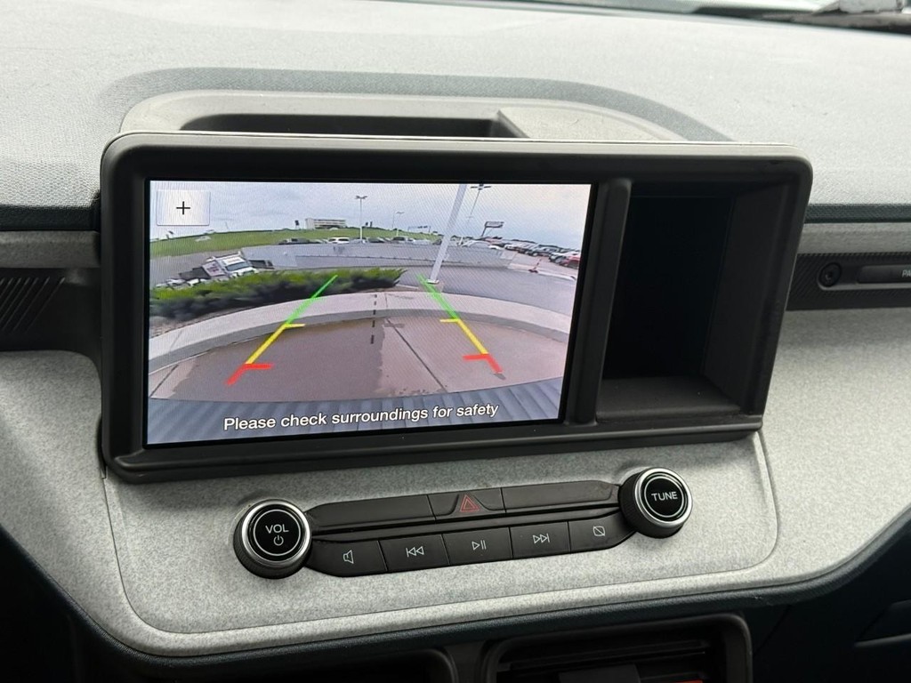 Ford Maverick Vehicle Full-screen Gallery Image 22
