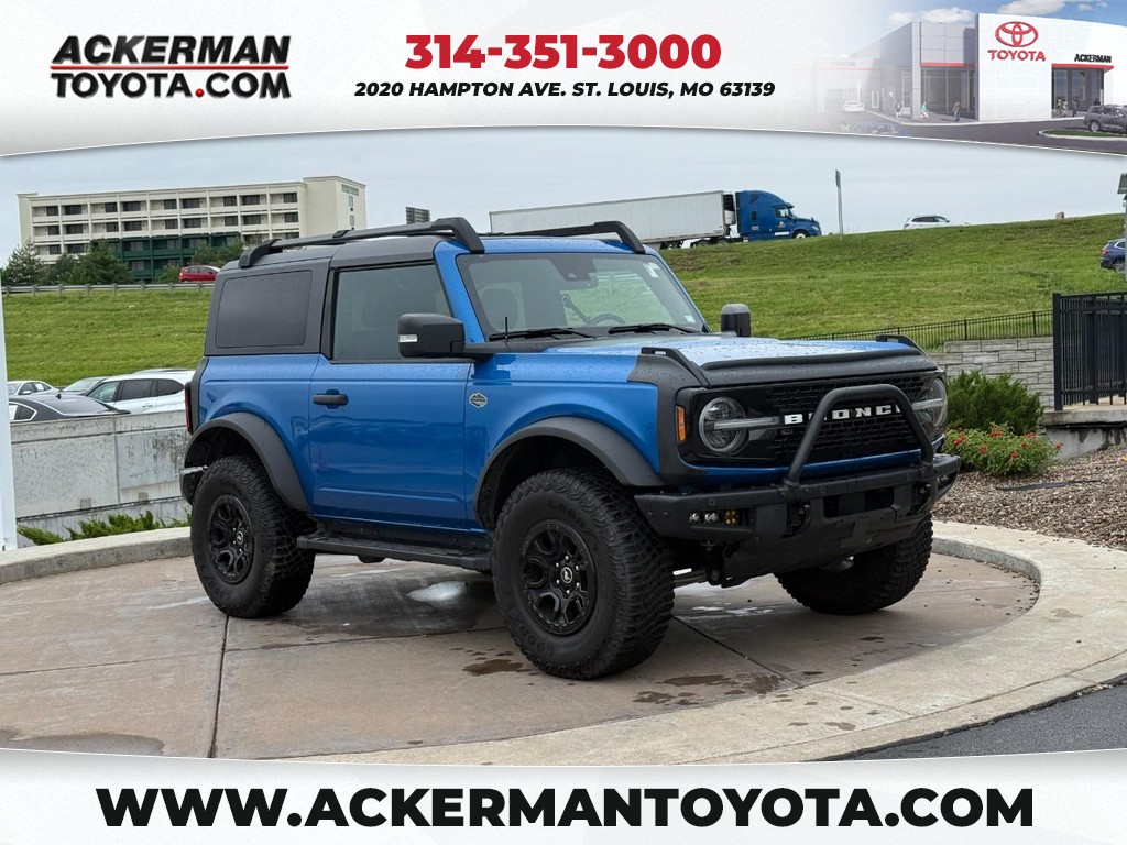 Ford Bronco Vehicle Full-screen Gallery Image 01