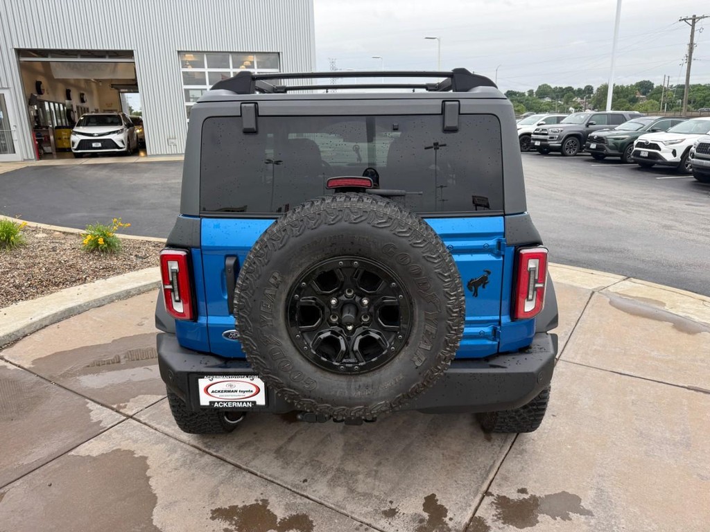 Ford Bronco Vehicle Full-screen Gallery Image 08
