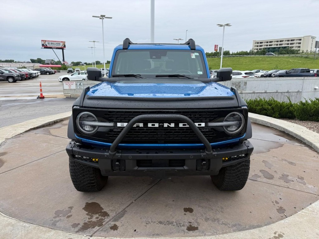 Ford Bronco Vehicle Full-screen Gallery Image 10