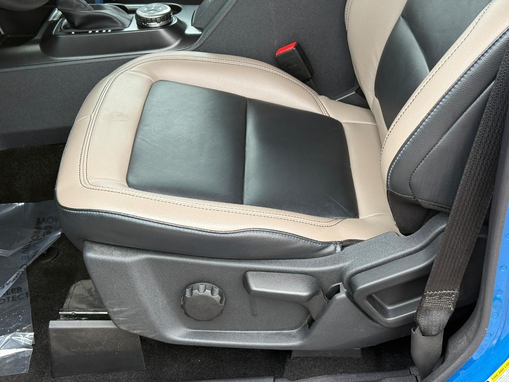 Ford Bronco Vehicle Full-screen Gallery Image 14