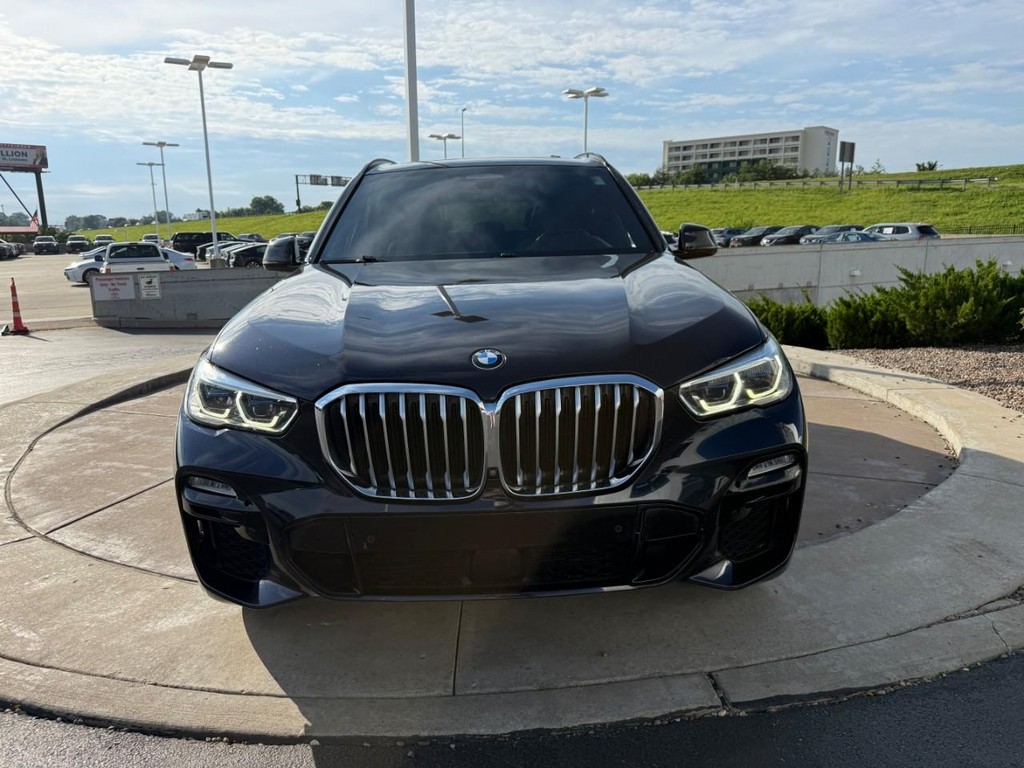 BMW X5 Vehicle Full-screen Gallery Image 08