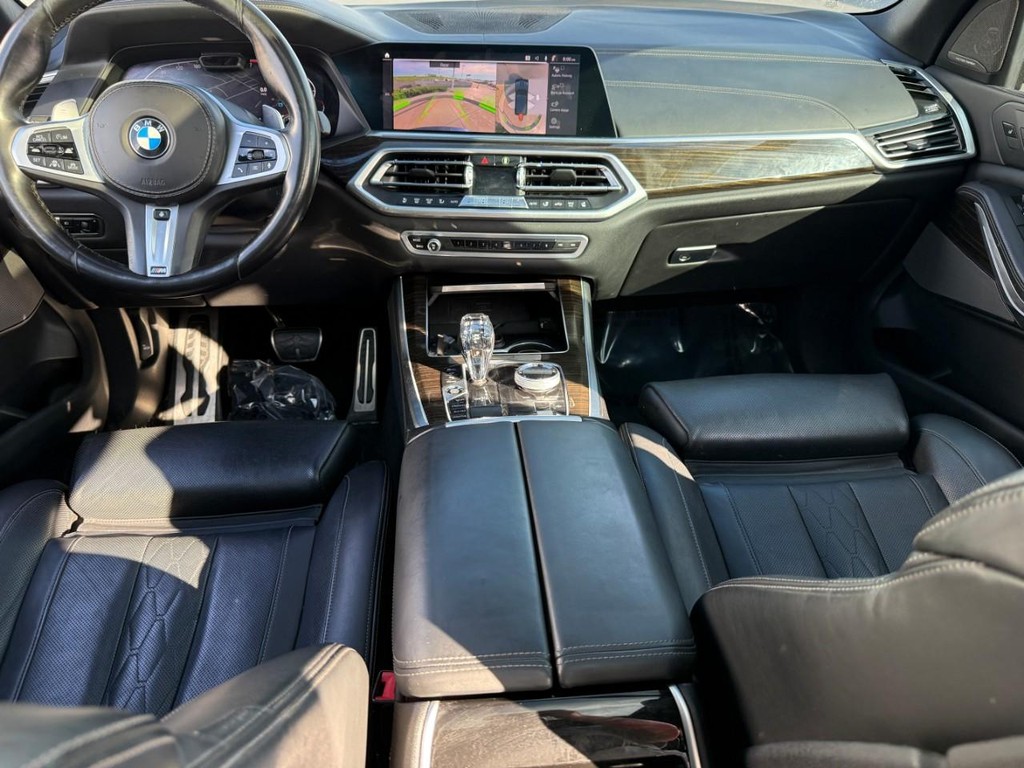 BMW X5 Vehicle Full-screen Gallery Image 10