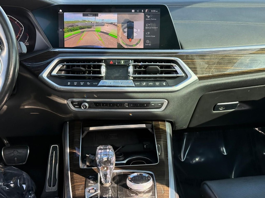 BMW X5 Vehicle Full-screen Gallery Image 13
