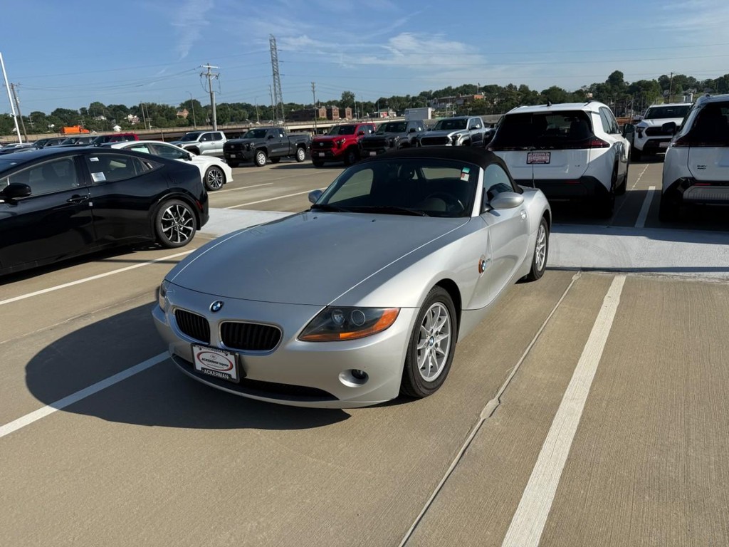 BMW Z4 Vehicle Full-screen Gallery Image 02
