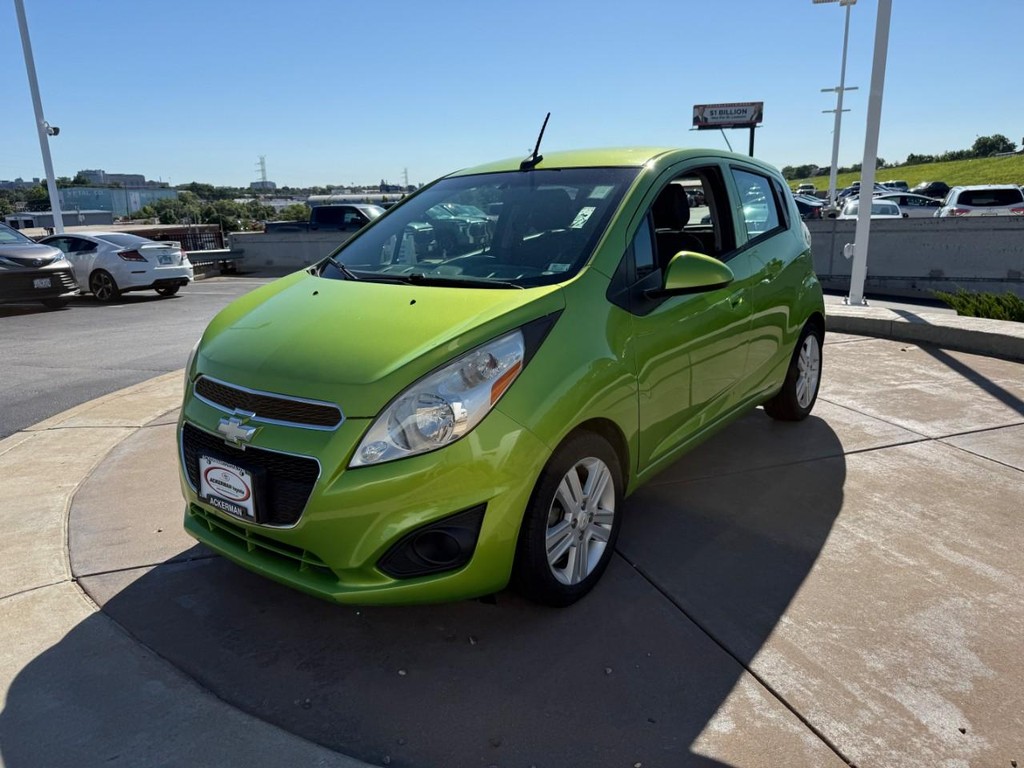 Chevrolet Spark Vehicle Full-screen Gallery Image 08