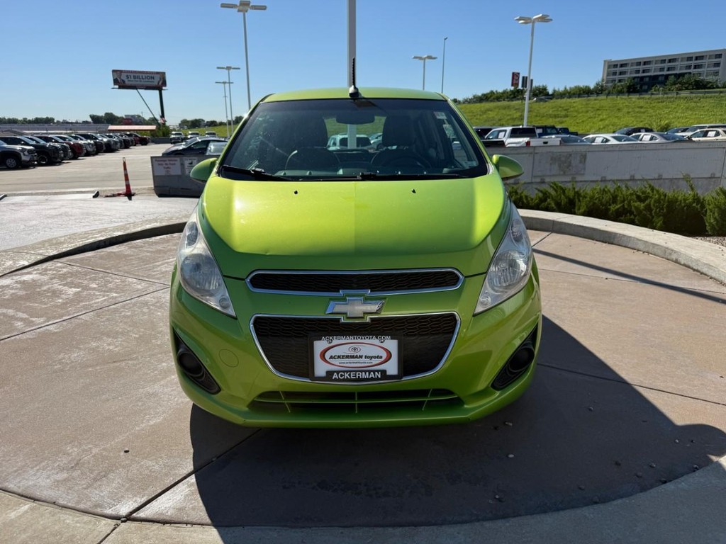 Chevrolet Spark Vehicle Full-screen Gallery Image 09