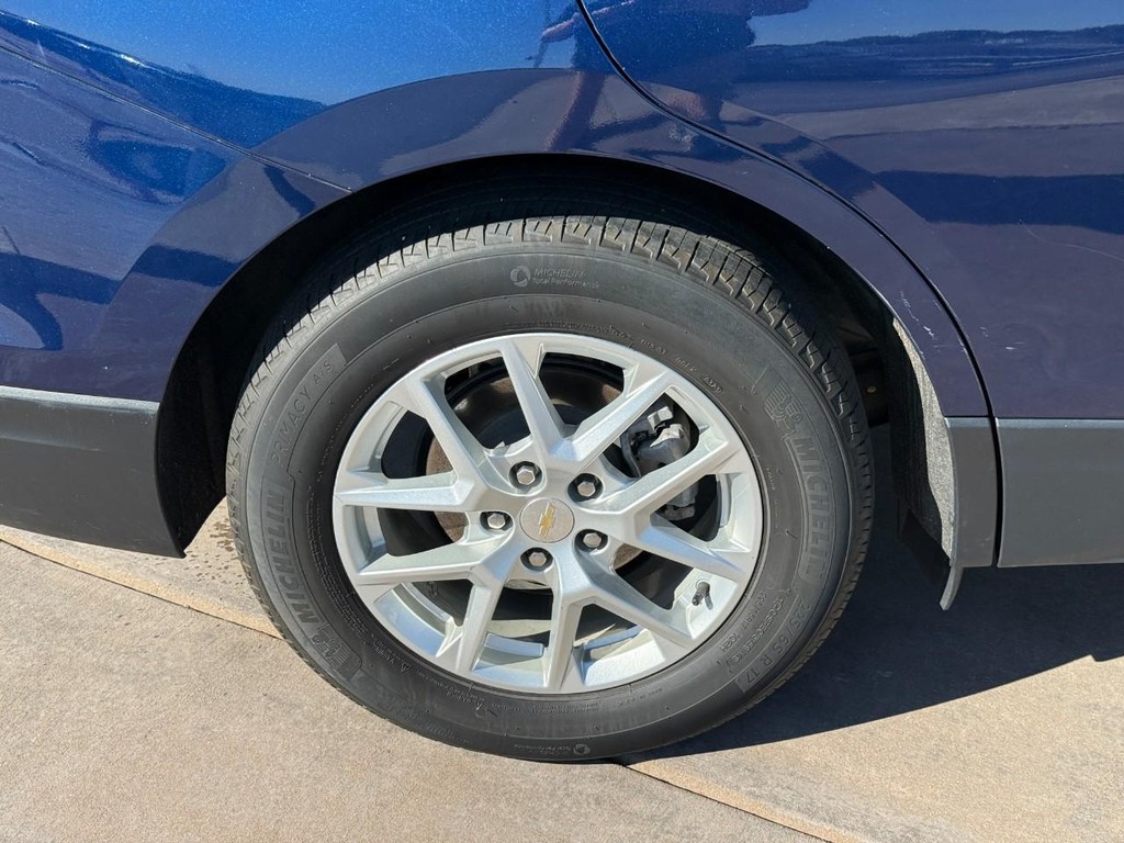 Chevrolet Equinox Vehicle Full-screen Gallery Image 04