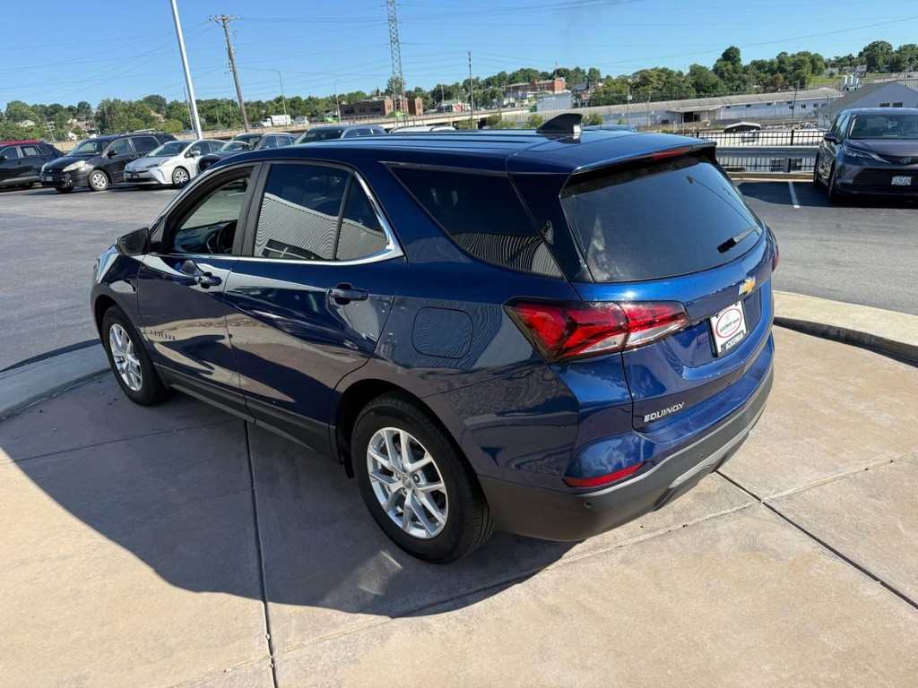 Chevrolet Equinox Vehicle Full-screen Gallery Image 05