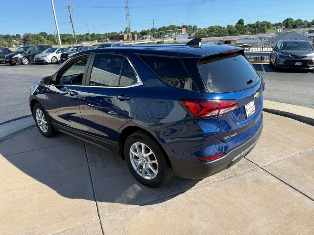 Chevrolet Equinox Vehicle Full-screen Gallery Image 08