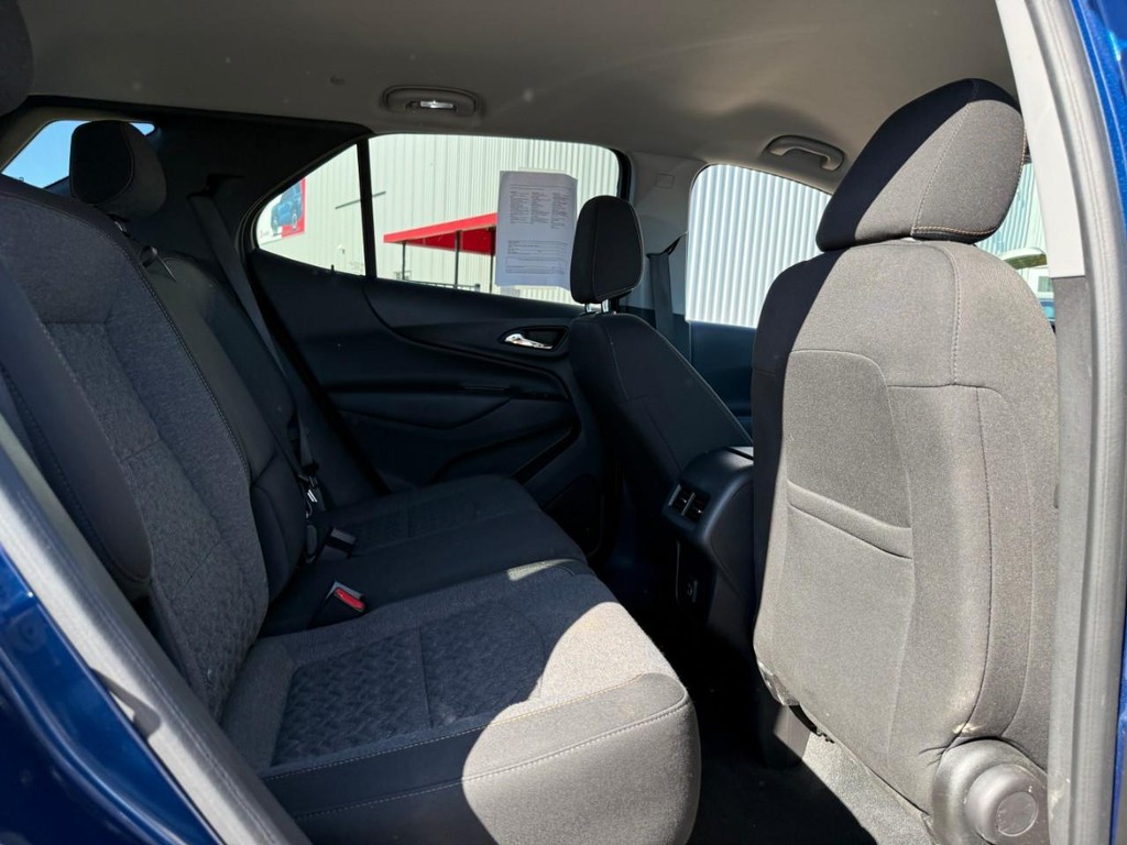 Chevrolet Equinox Vehicle Full-screen Gallery Image 11