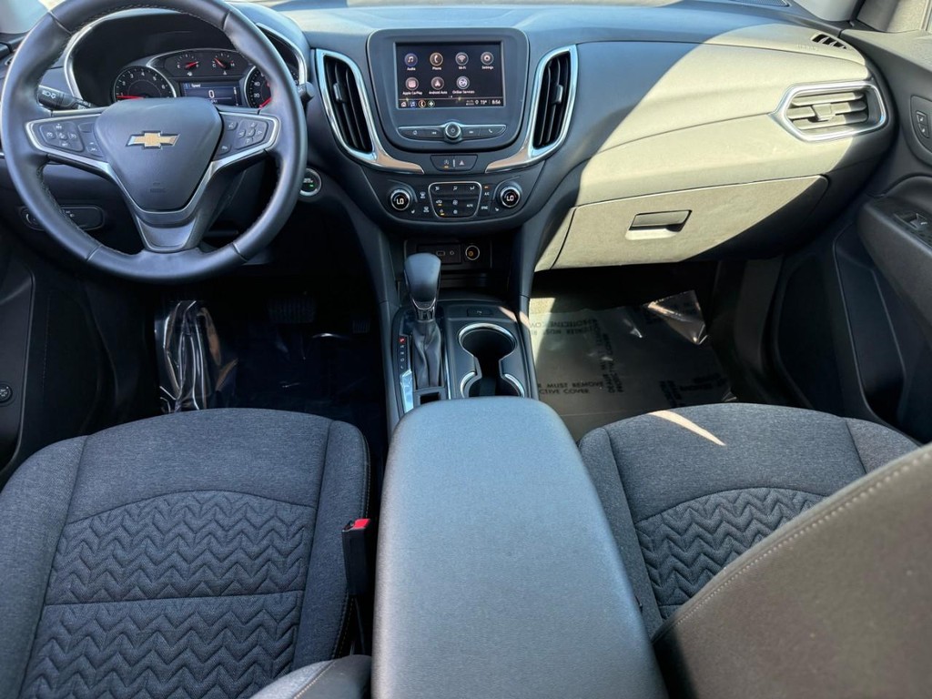 Chevrolet Equinox Vehicle Full-screen Gallery Image 12