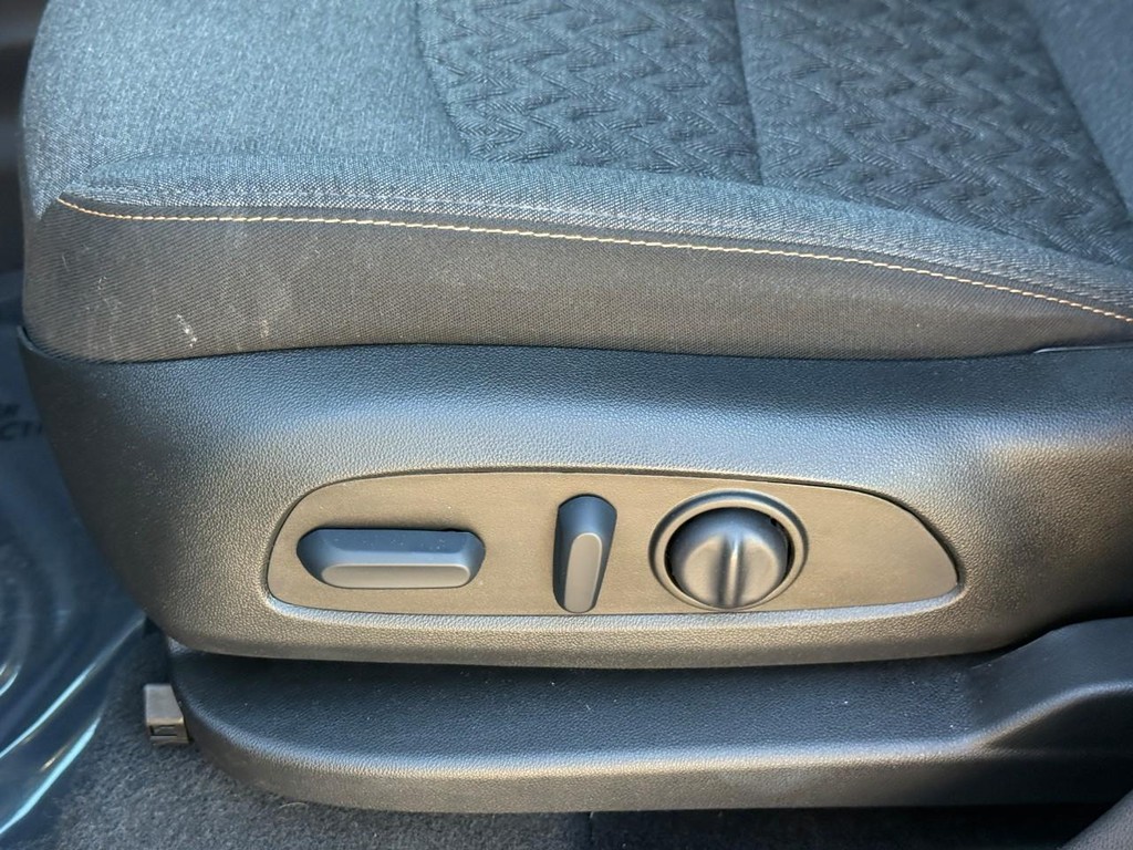 Chevrolet Equinox Vehicle Full-screen Gallery Image 18