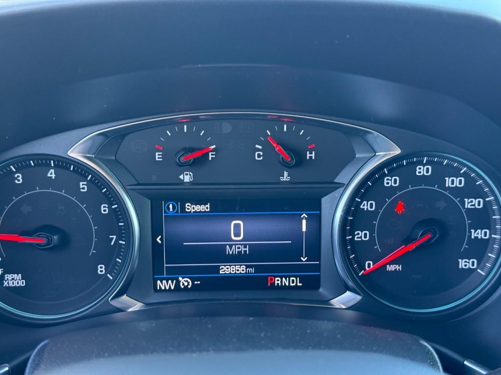 Chevrolet Equinox Vehicle Full-screen Gallery Image 21