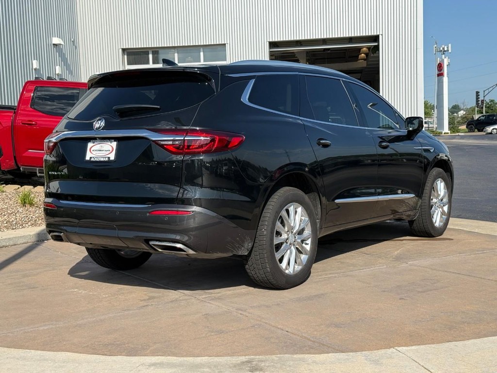Buick Enclave Vehicle Full-screen Gallery Image 03