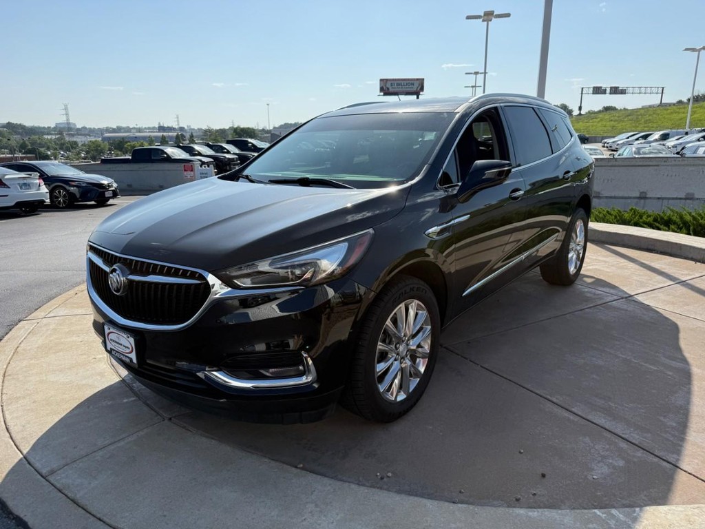 Buick Enclave Vehicle Full-screen Gallery Image 09