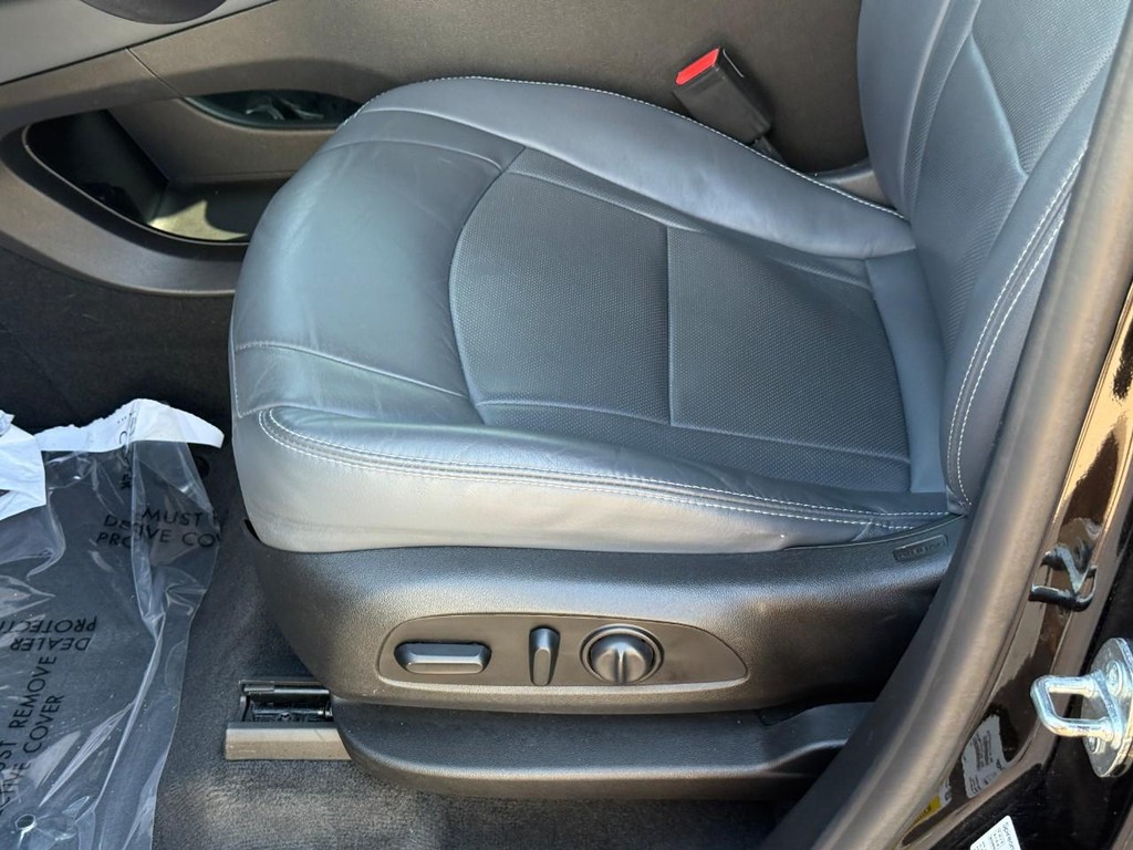 Buick Enclave Vehicle Full-screen Gallery Image 17