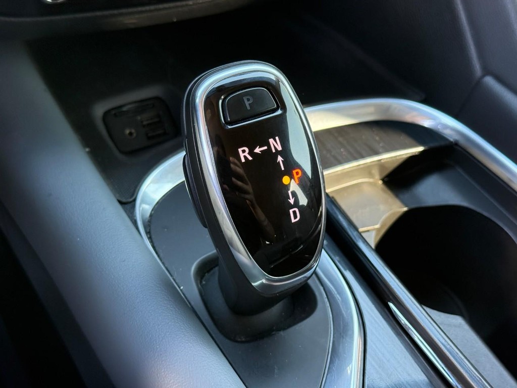 Buick Enclave Vehicle Full-screen Gallery Image 20