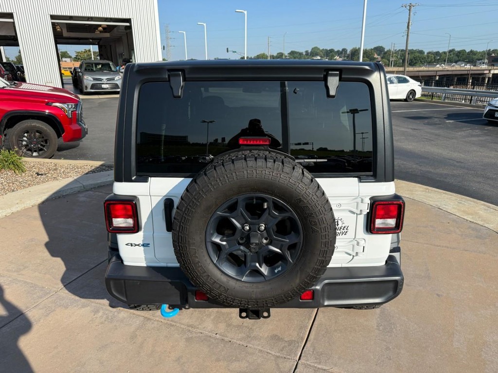 Jeep Wrangler 4xe Vehicle Full-screen Gallery Image 06