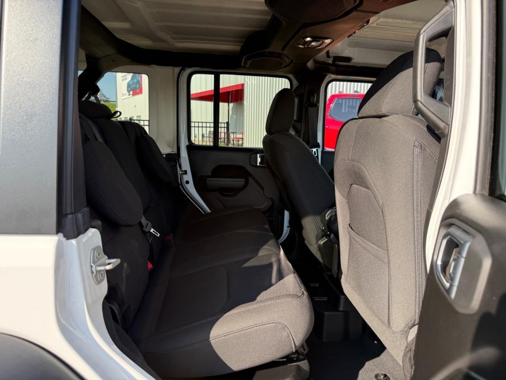 Jeep Wrangler 4xe Vehicle Full-screen Gallery Image 10