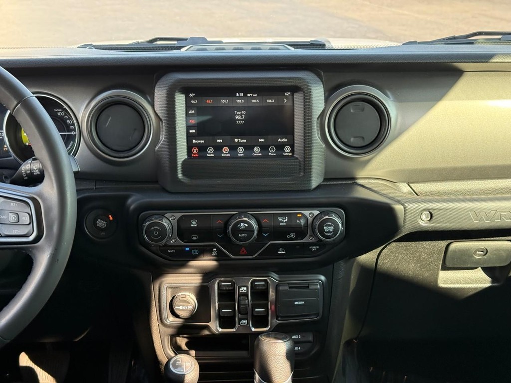 Jeep Wrangler 4xe Vehicle Full-screen Gallery Image 13