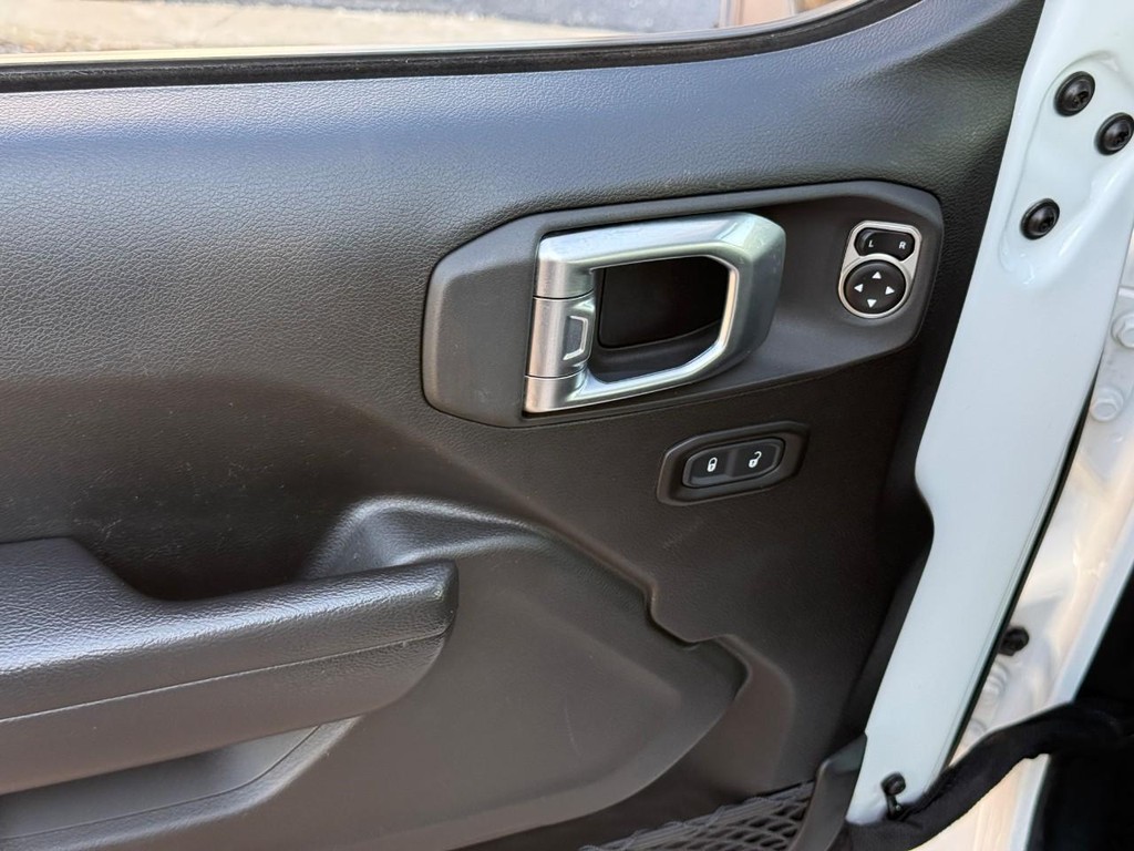 Jeep Wrangler 4xe Vehicle Full-screen Gallery Image 15