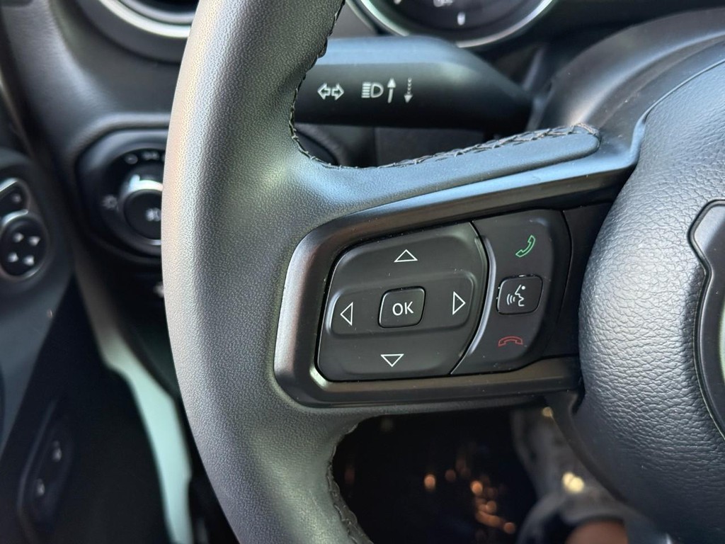 Jeep Wrangler 4xe Vehicle Full-screen Gallery Image 17
