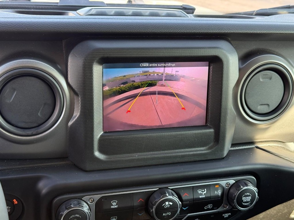 Jeep Wrangler 4xe Vehicle Full-screen Gallery Image 21
