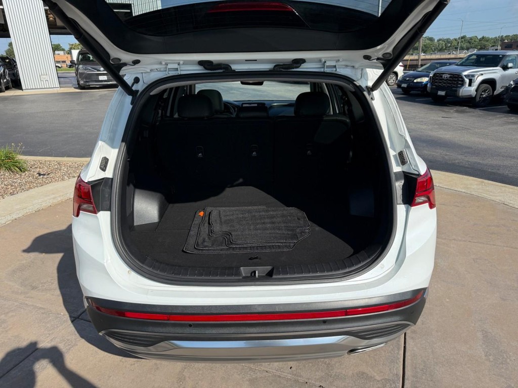 Hyundai Santa Fe Vehicle Full-screen Gallery Image 04