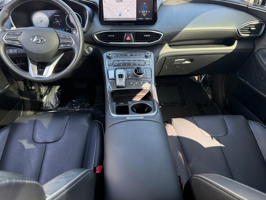 Hyundai Santa Fe Vehicle Full-screen Gallery Image 11