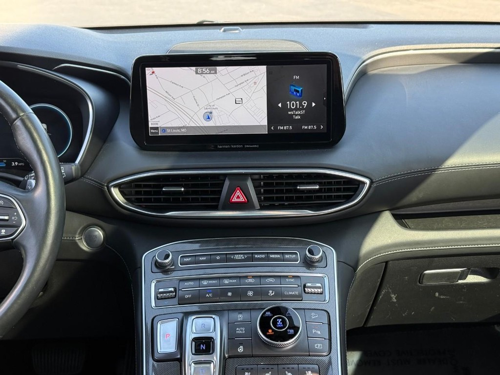 Hyundai Santa Fe Vehicle Full-screen Gallery Image 13