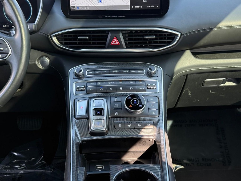 Hyundai Santa Fe Vehicle Full-screen Gallery Image 14